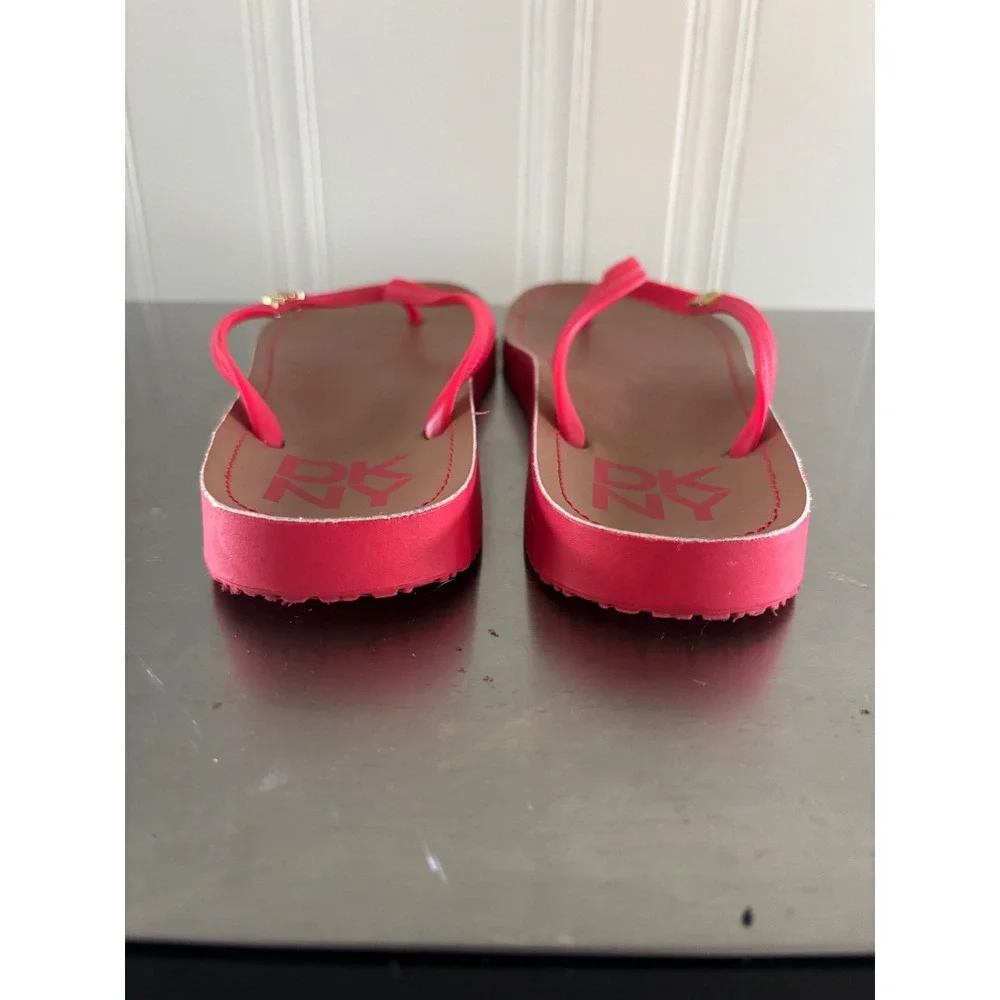 DKNY Margot Hot Pink Tan Flip Flop Sandals Womens Size 10‎ Logo Hardware